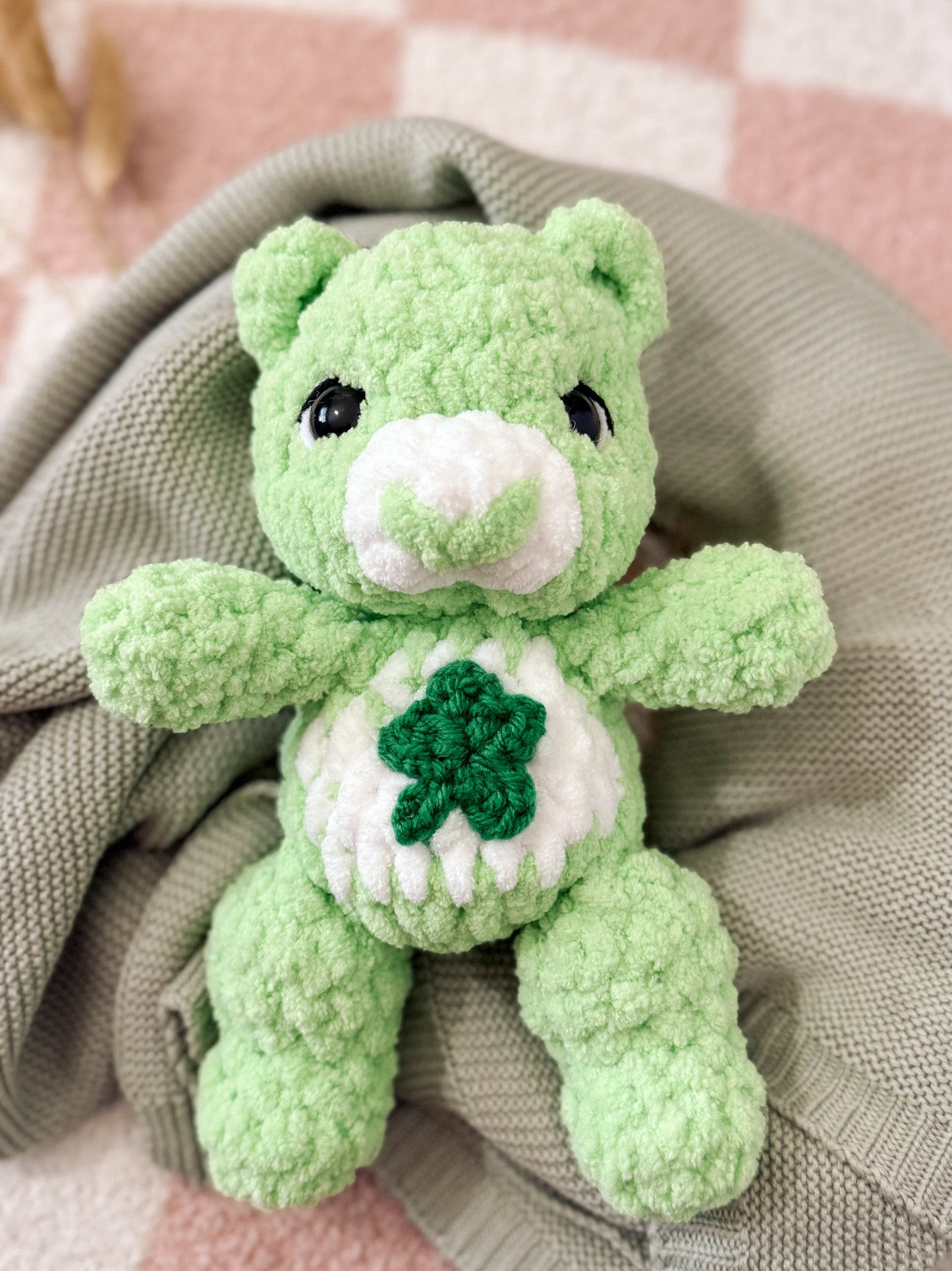 Retro Clover Bear - Crochet Plushie